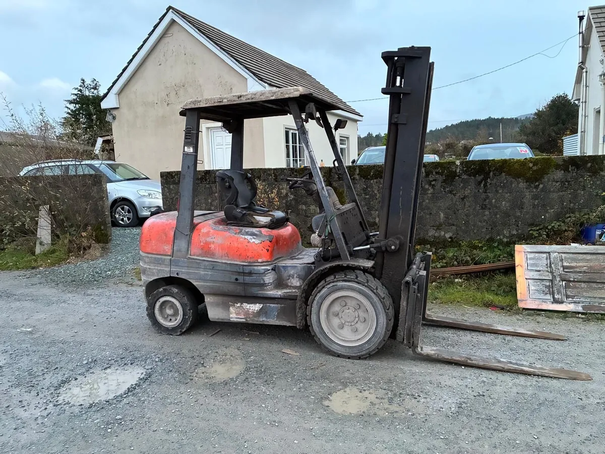 3 Ton Toyota Forklift - Image 1