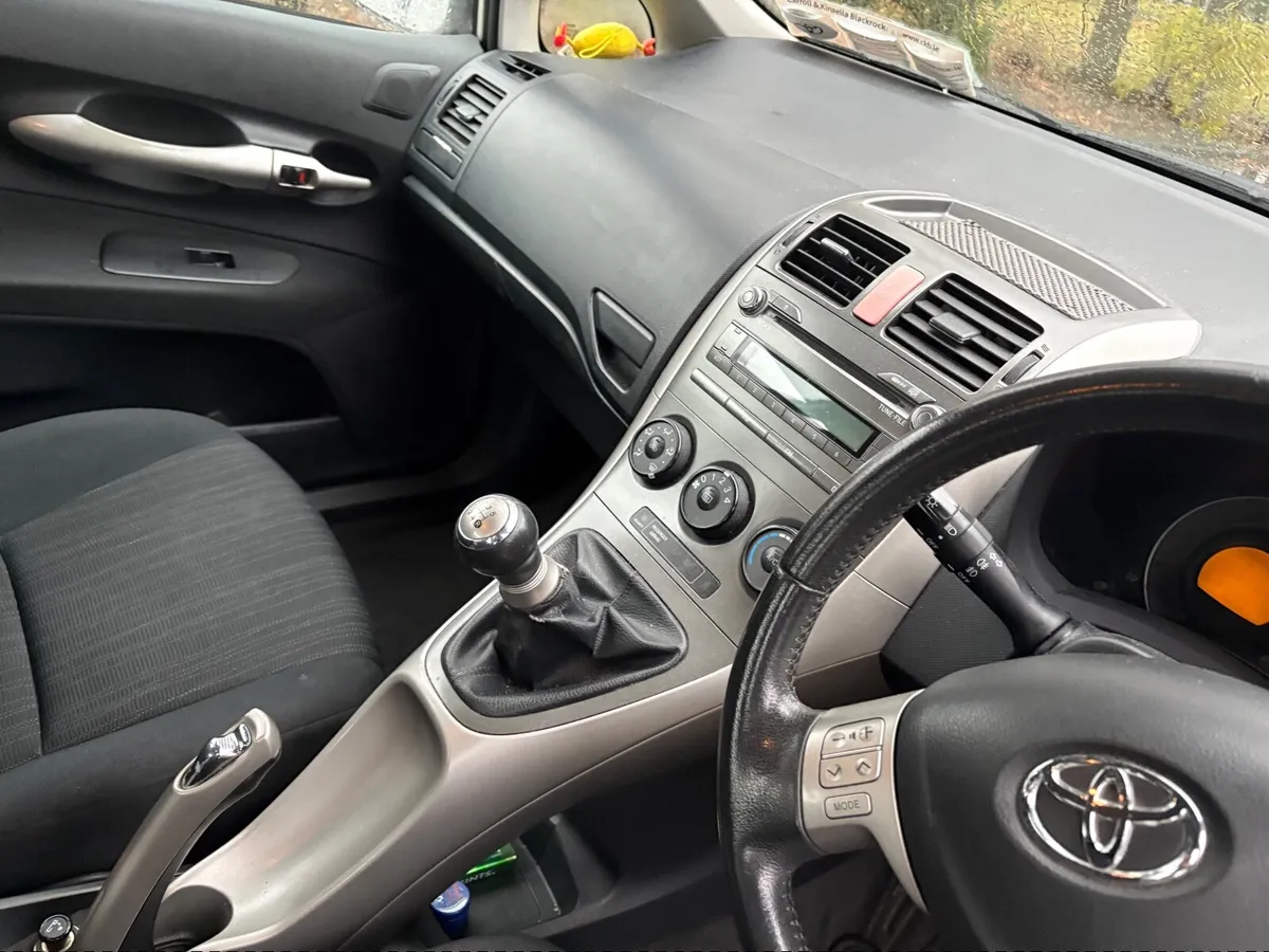 Toyota Auris 2008 - Image 4