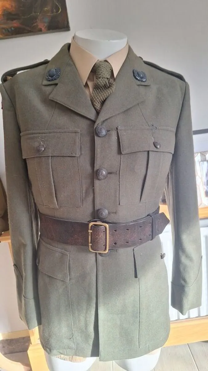 Army Uniform - Image 1