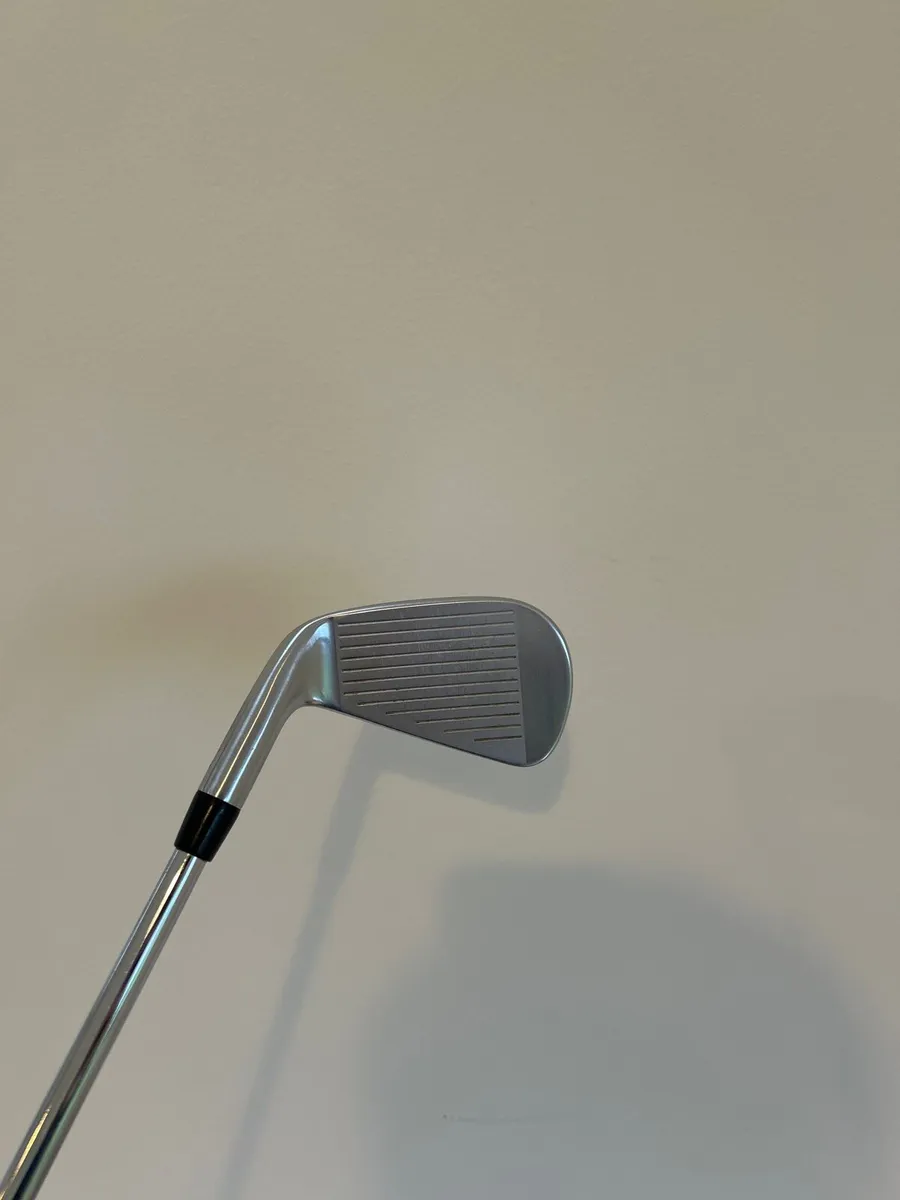 Titleist T200 irons 4-PW - Image 2