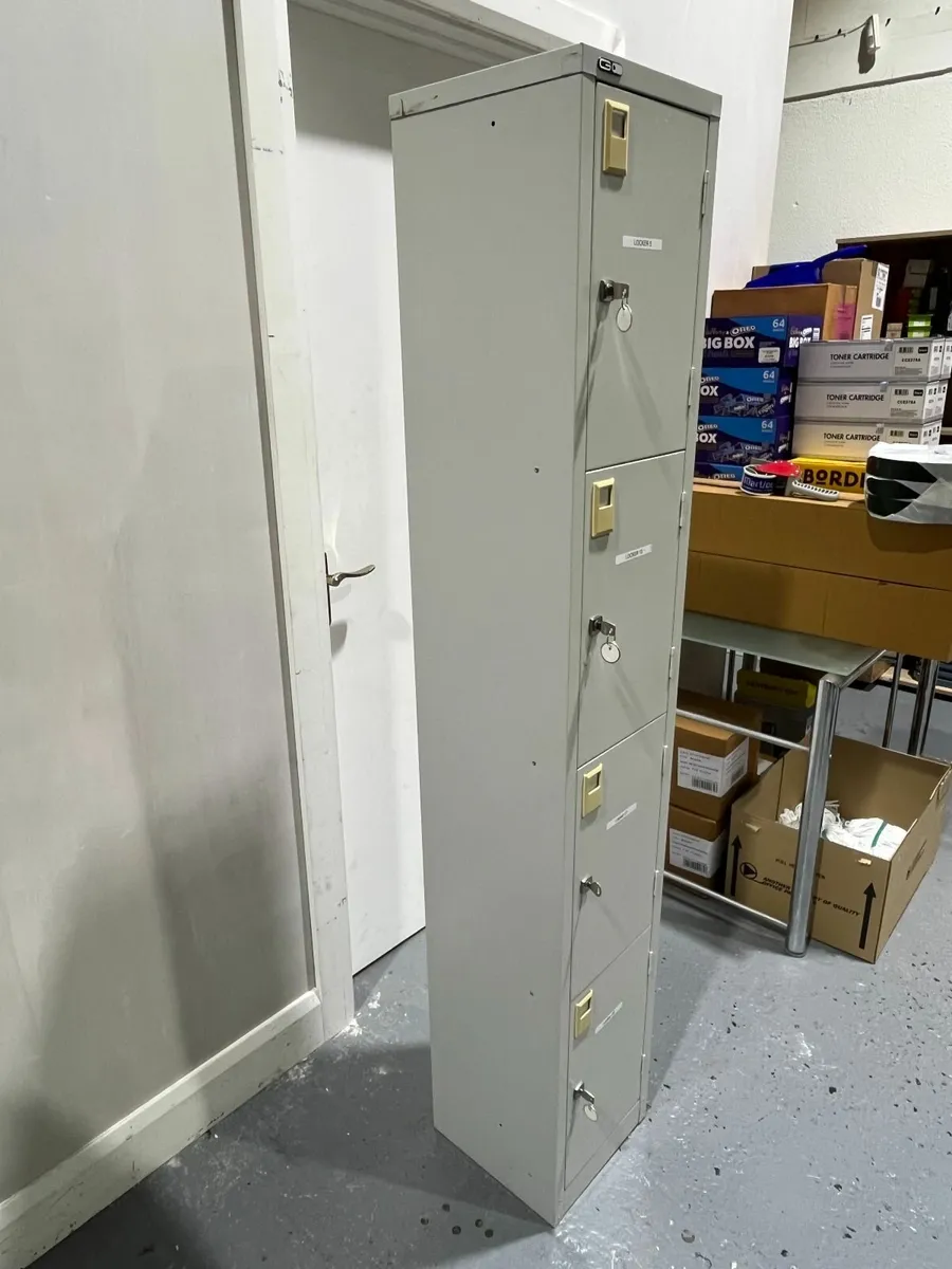 4 Door locker - Image 2