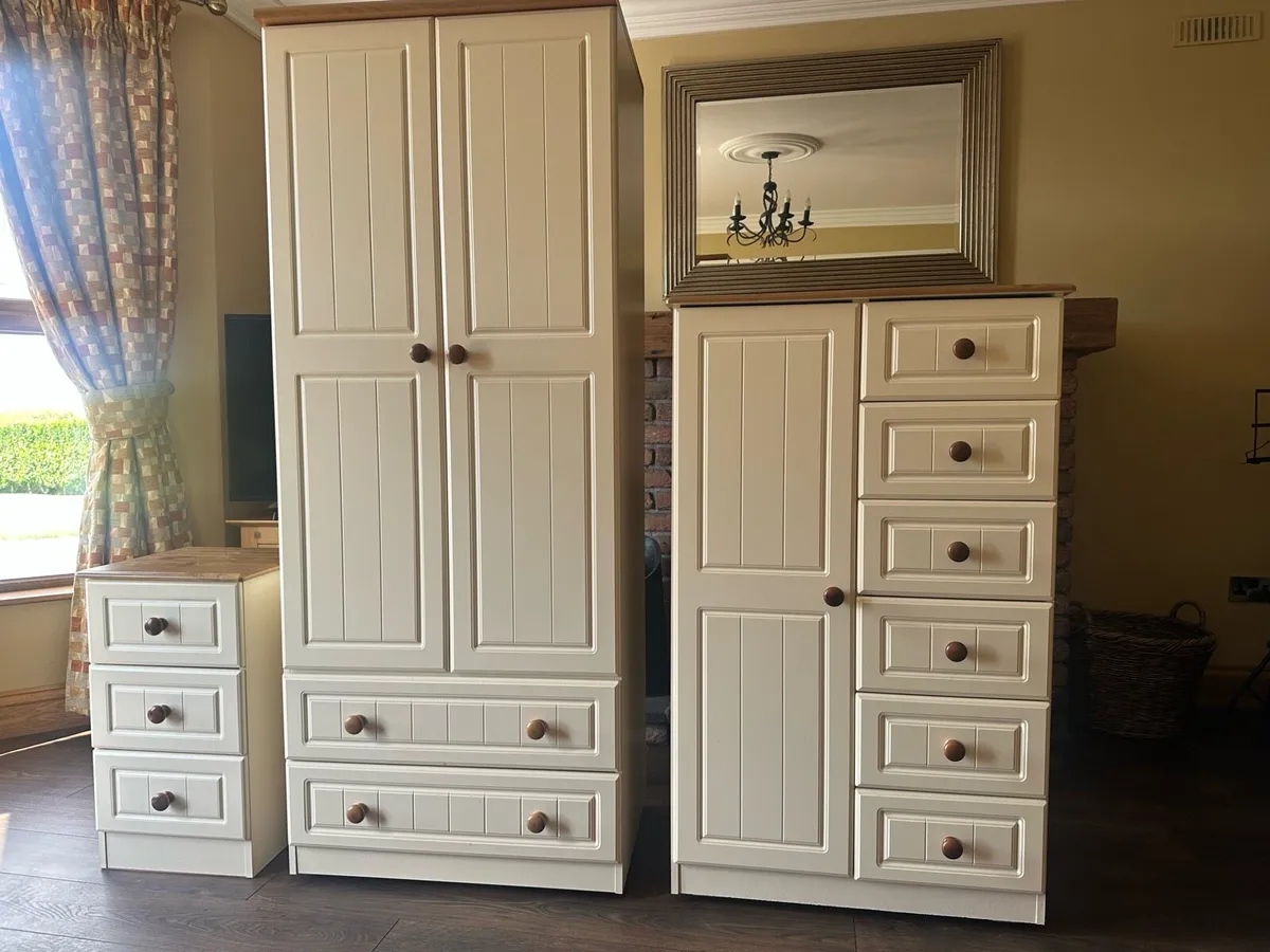 Bedroom Set - Image 1