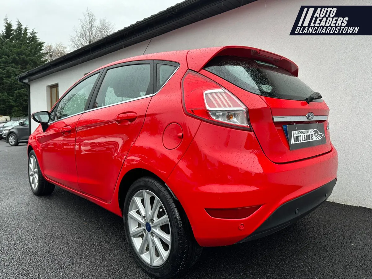 FORD FIESTA 1.25 TITANIUM 60PS LOW KM - Image 4