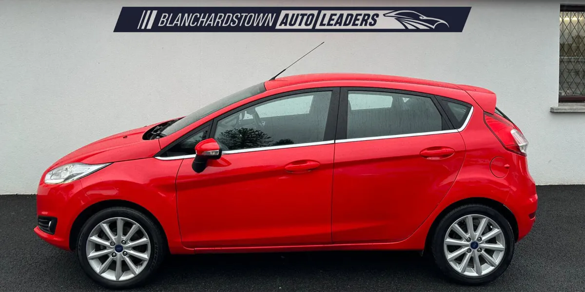 FORD FIESTA 1.25 TITANIUM 60PS LOW KM - Image 2
