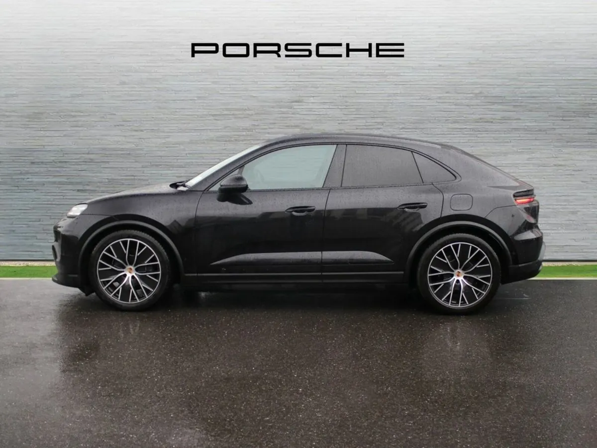 Porsche Macan 4 Electric - Image 4