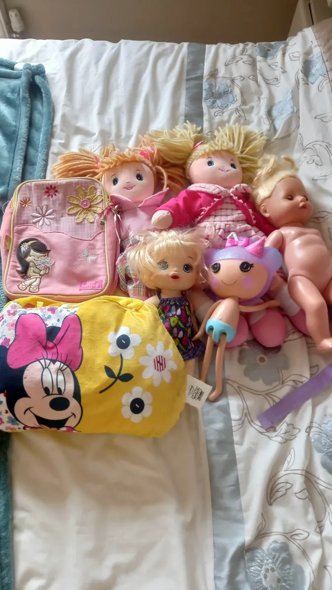 Jigsaws and dolls - Image 1