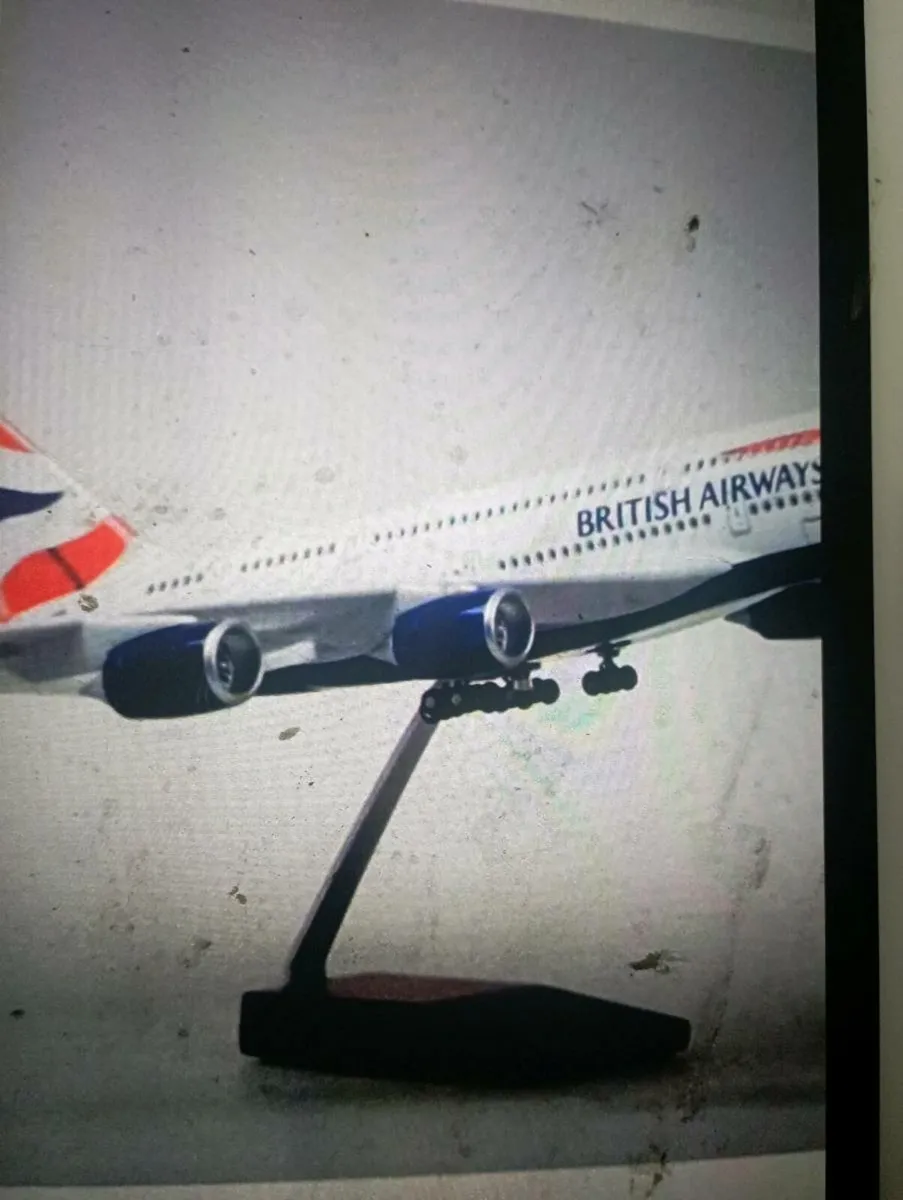 SKYMARKS BRITISH AIRWAYS DIE-CAST BOEING 777  . - Image 3