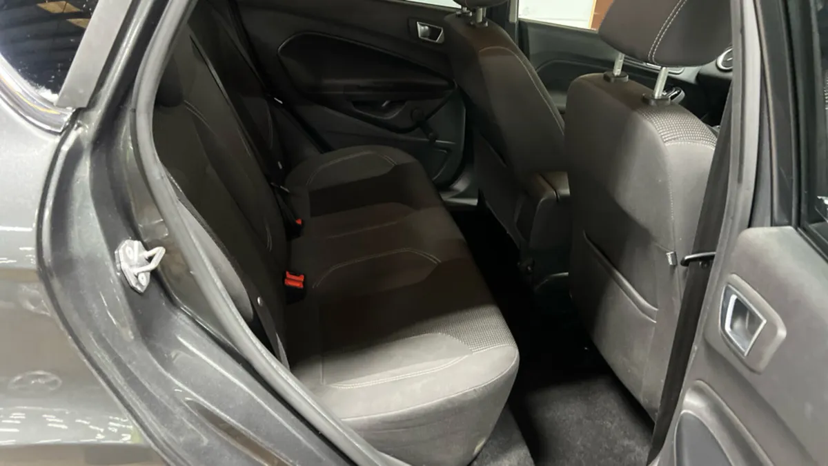 2017 Ford Fiesta 1.1 Petrol ZETEC - Image 4