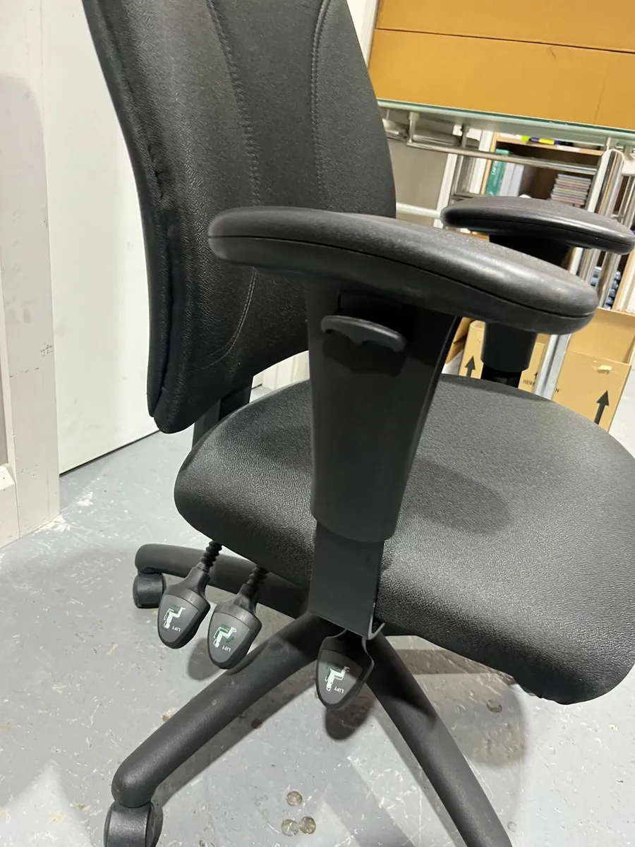 Office Chair - Image 1