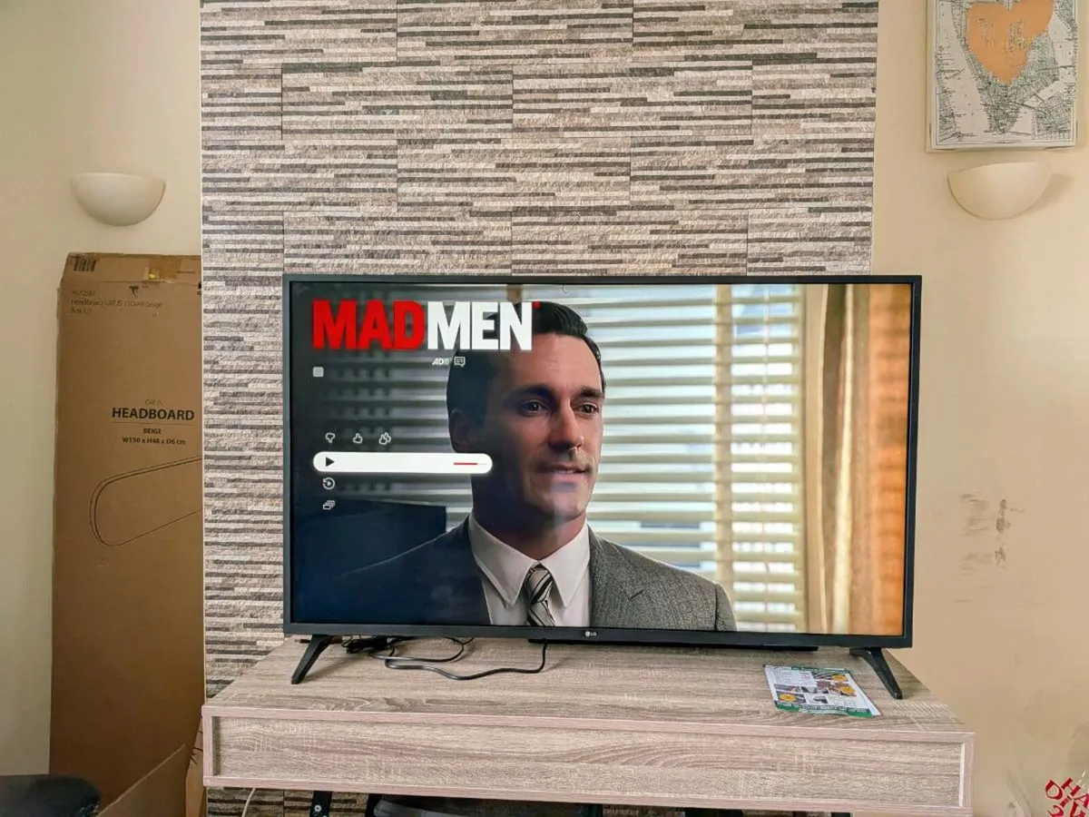 LG Smart TV 50 4K Inch Like New Condition