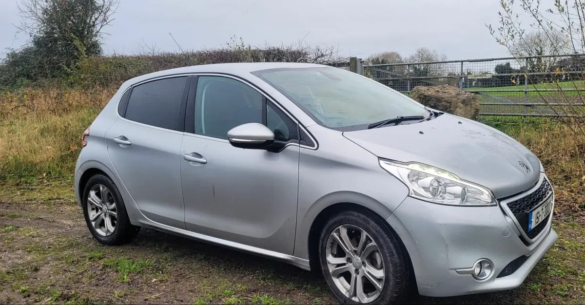 Peugeot 208 2015 - Image 1