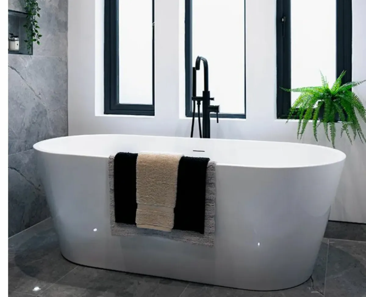 Cancun 1700mm Freestanding Double Ended bath - Image 1