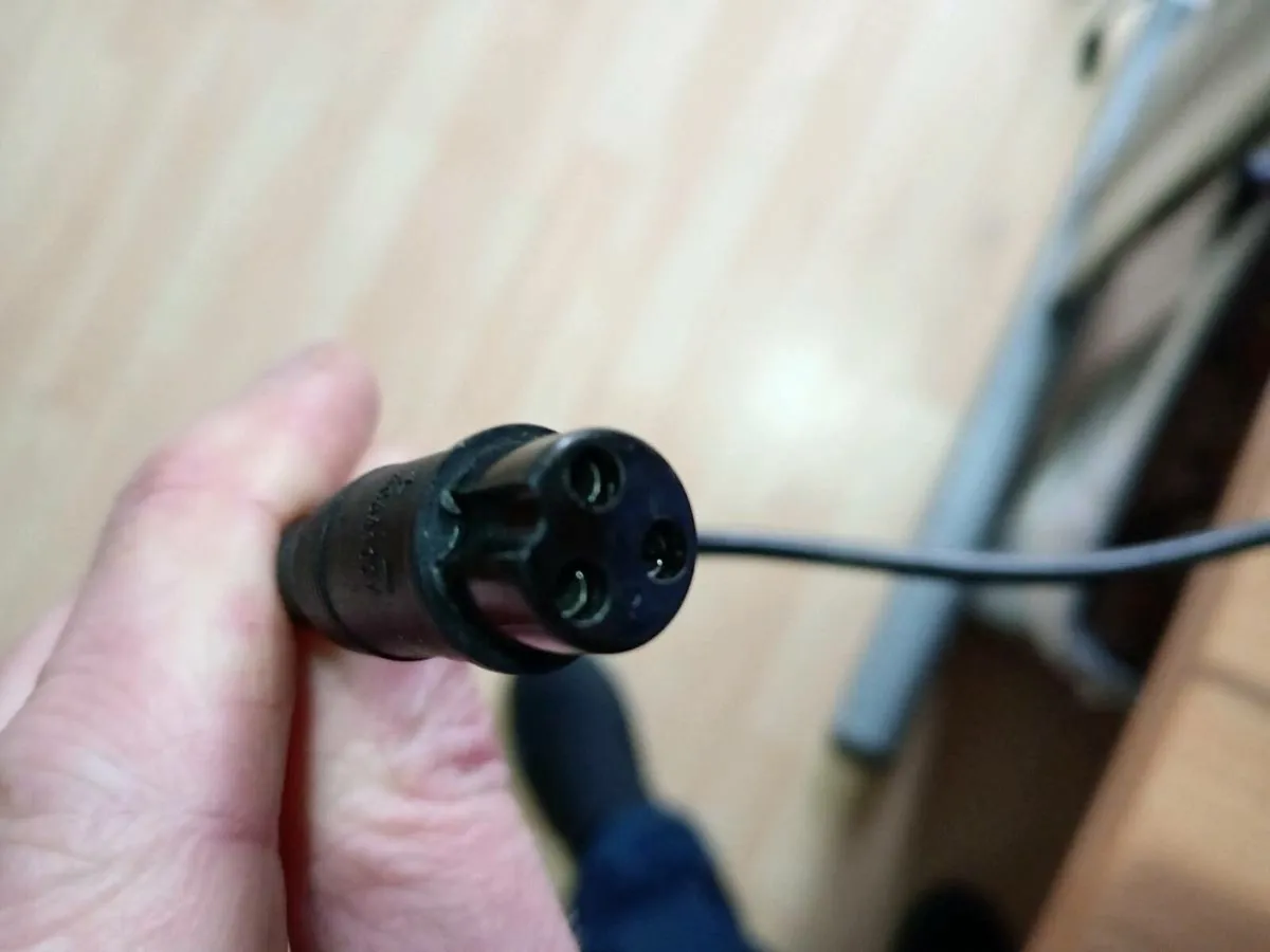 CHARGERS/HELMET TO SUIT ALL TYPES 67.2 V OUTPUT - Image 4