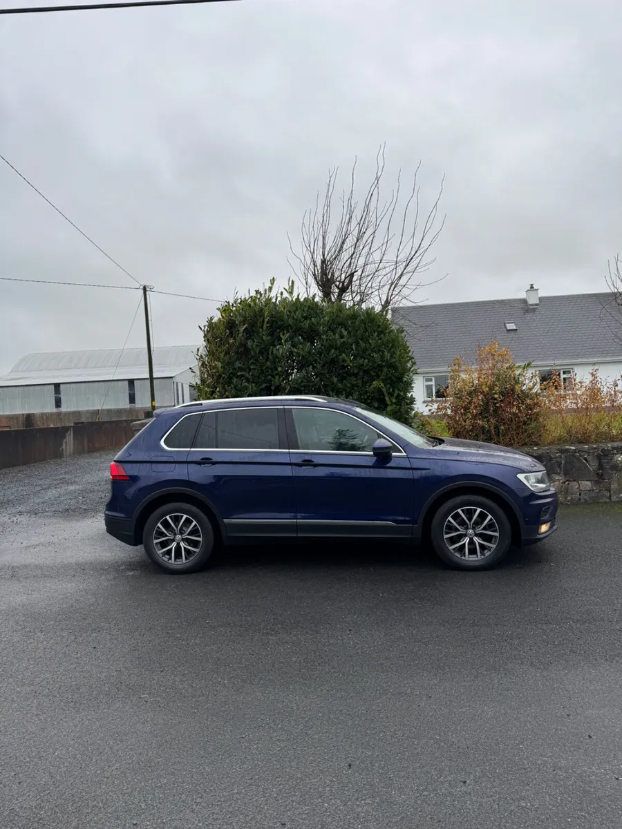 Volkswagen Tiguan 2017 - Image 2