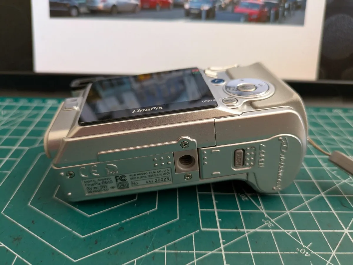Fujifilm E510 SuperCCD🌈 digital compact camera 📸 - Image 4
