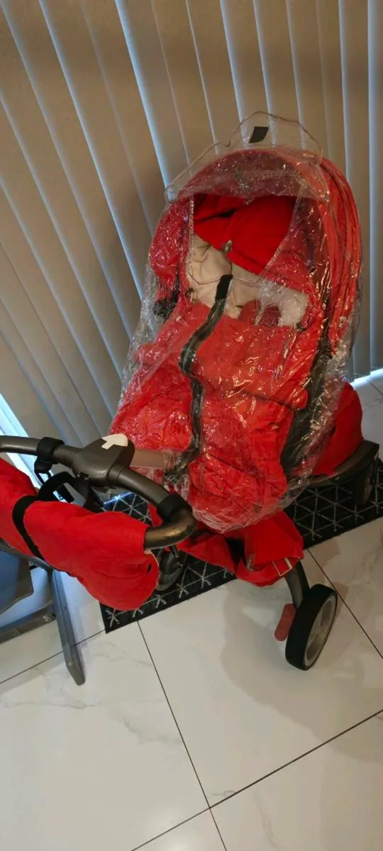 Stokke 3 in 1 Travel System - Image 3