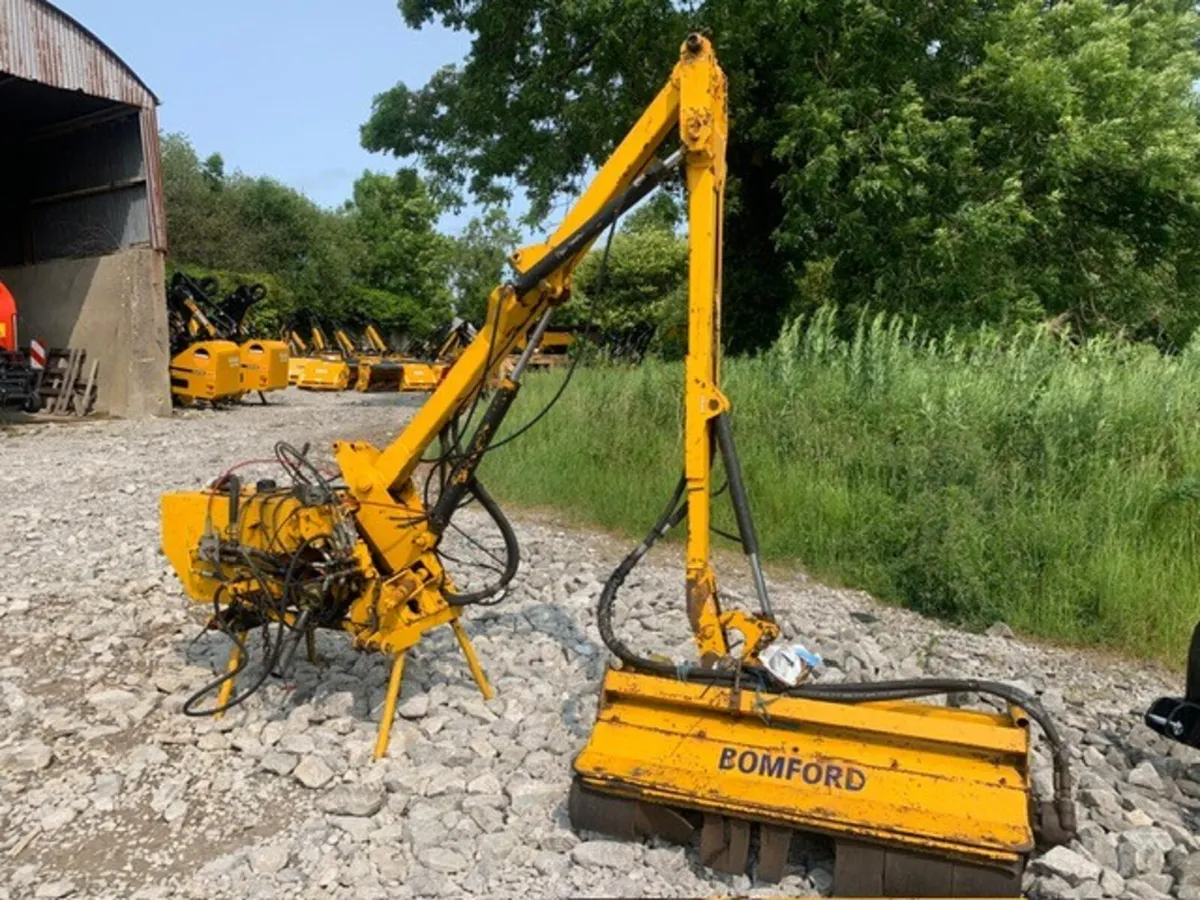 BOMFORD B577 FLAIL HEDGER, 19' reach : 11017960 - Image 1