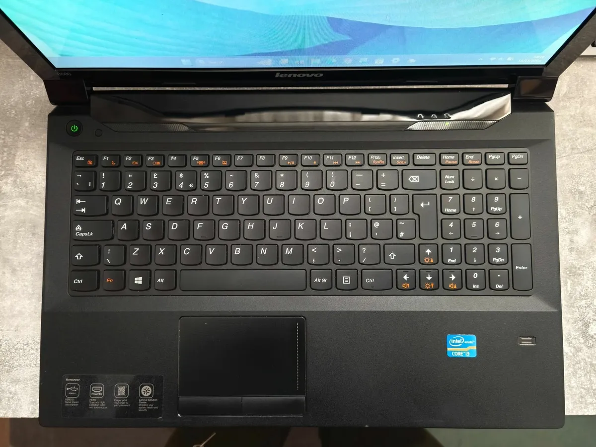 Black Lenovo 15,6" i3 Windows 11 Laptop - Image 2