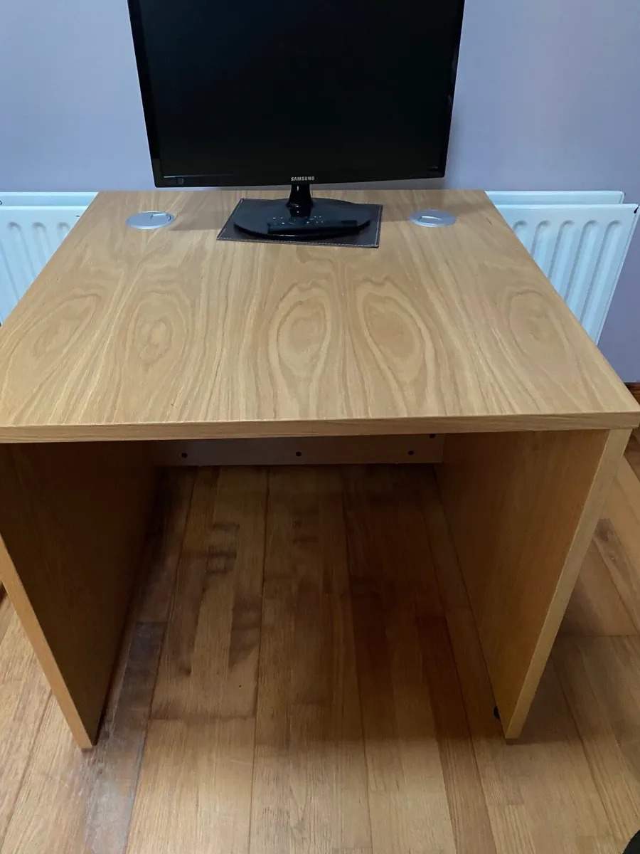 Desk and chair - Image 1