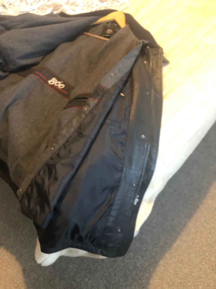 Men’s leather coat - Image 1