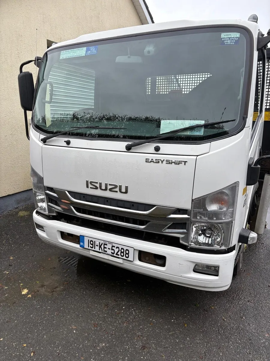 7.5 tonne Isuzu tipper - Image 1