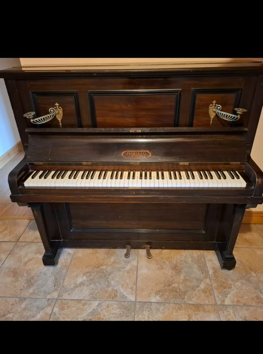 Piano - Image 1