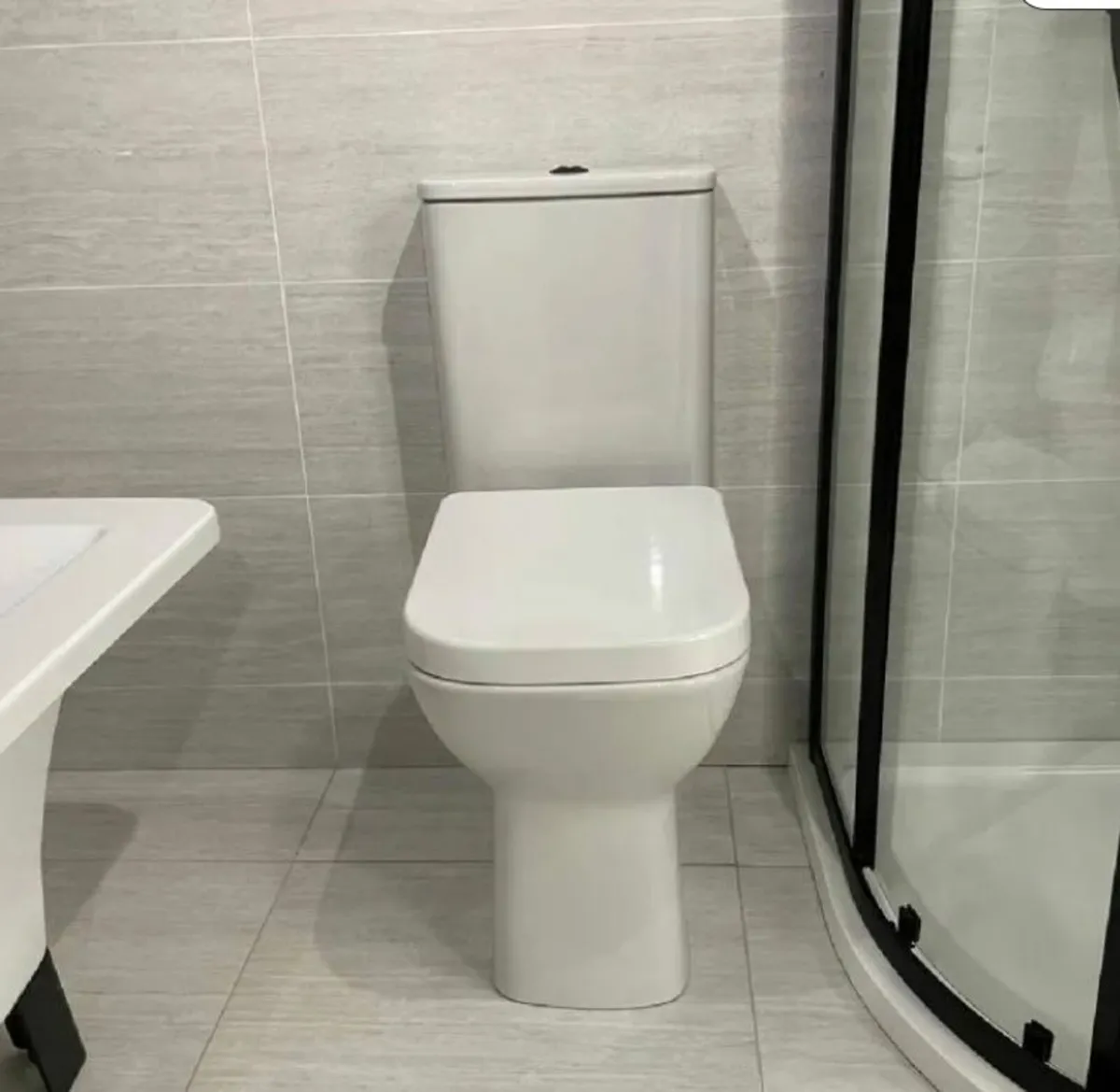 Linea Comfort Height Rimless Close Coupled Toilet - Image 2