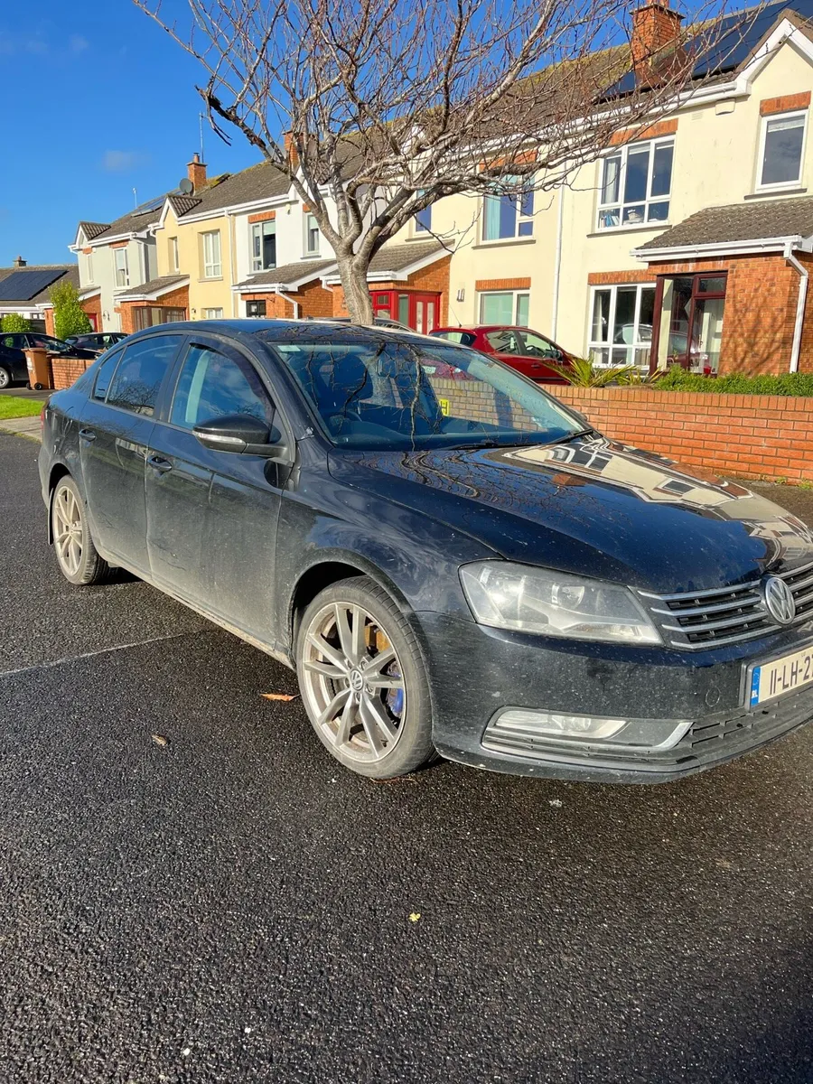 Volkswagen Passat - Image 1