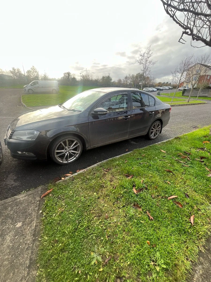 Volkswagen Passat - Image 2