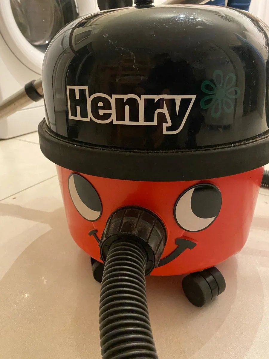 Vacuum cleaner Henry - Image 1