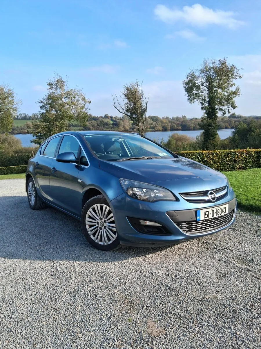 Opel Astra 2015 - Image 1