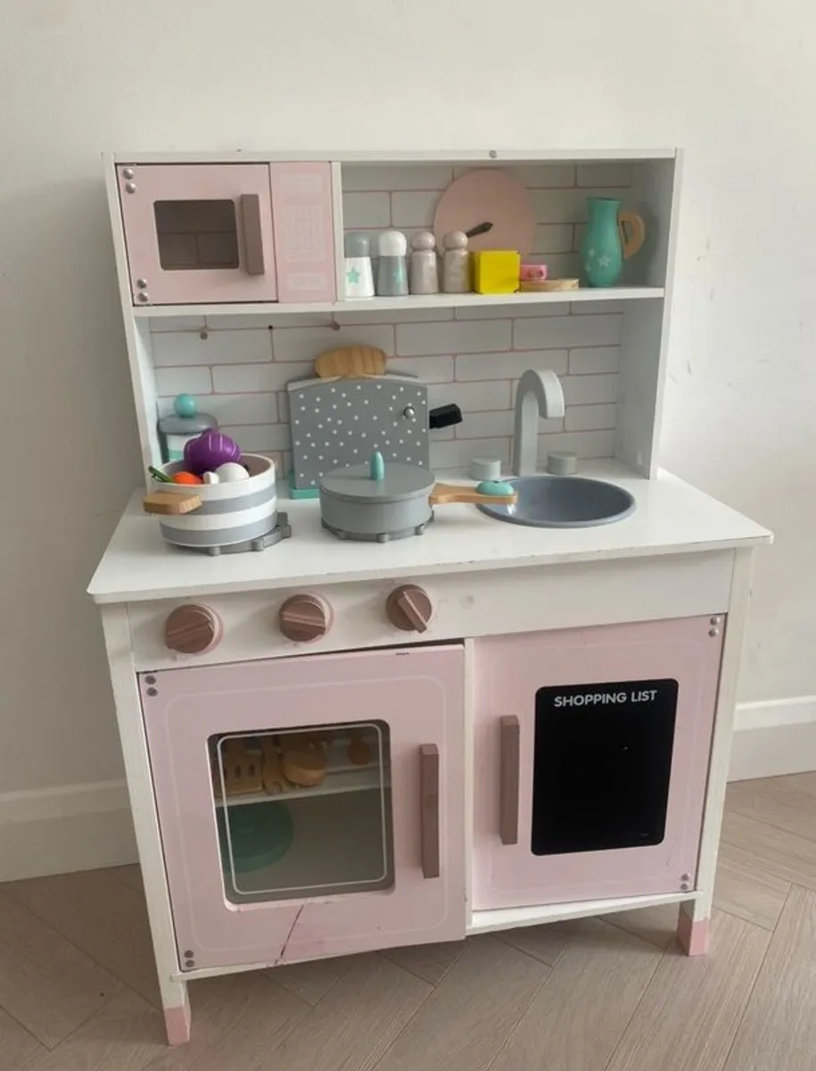 wooden toy kitchen - Image 1