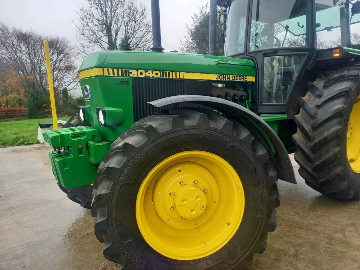 JOHN DEERE 3040 - Image 2