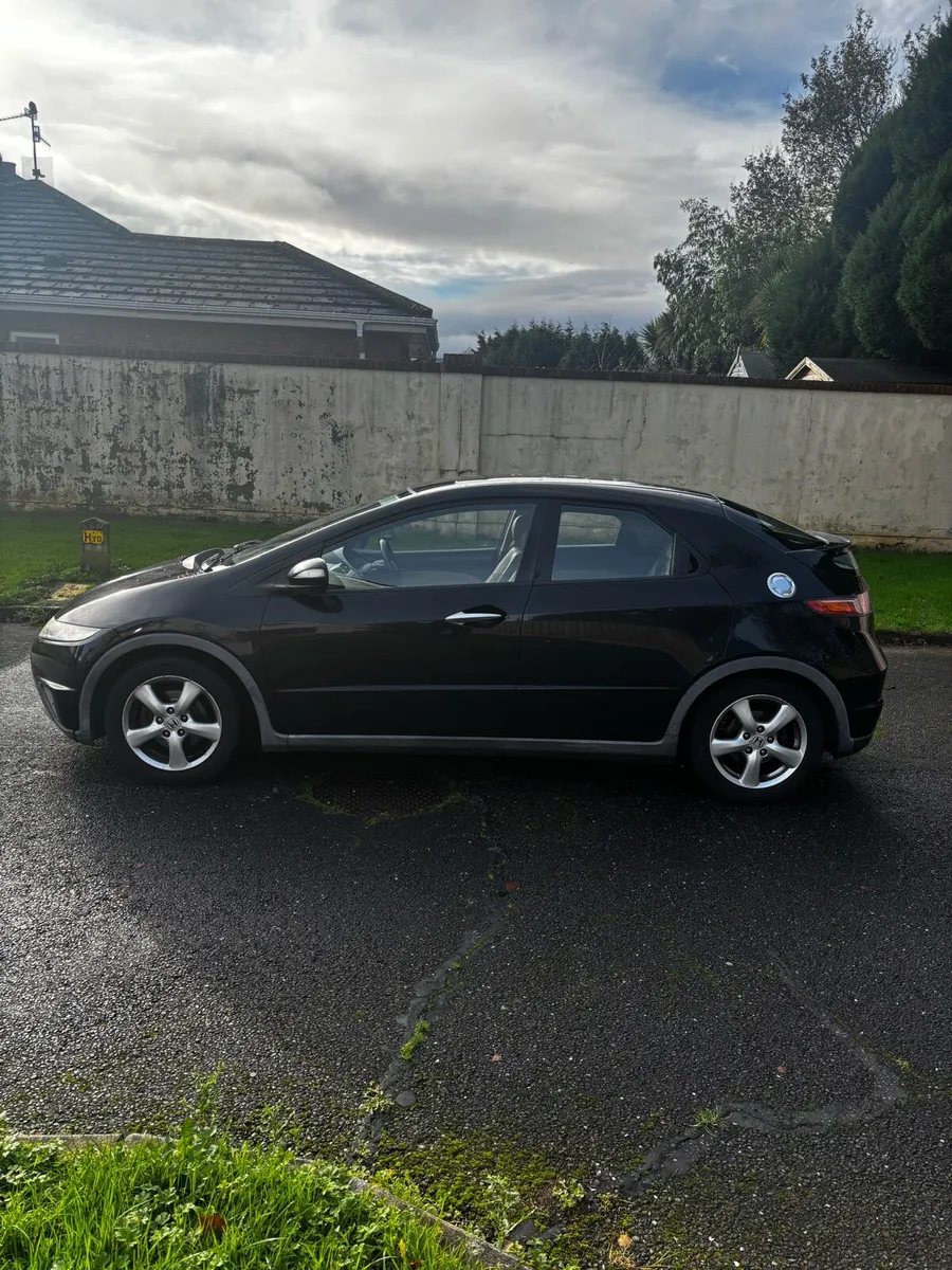 Honda civic 2008 1.8 - Image 3