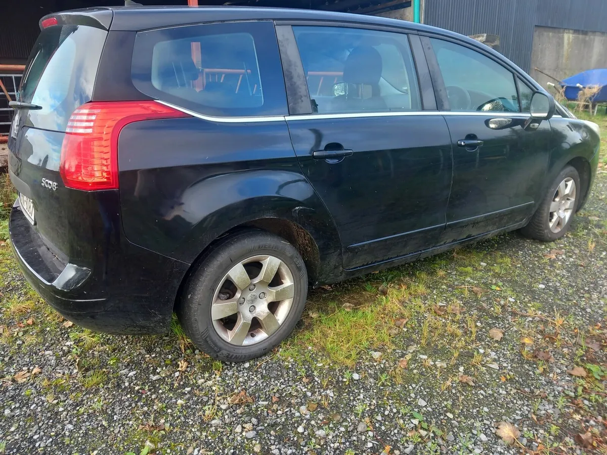 Peugeot  7 seater - Image 3