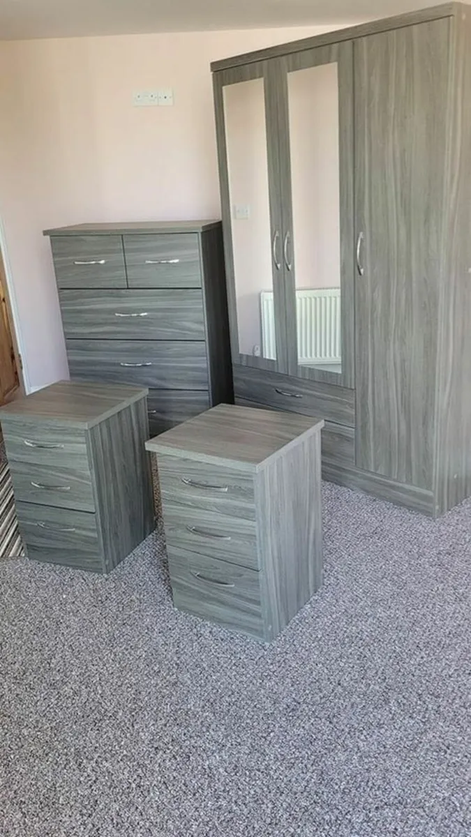 3 DOOR WARDROBE BEDROOM SETS - Image 2