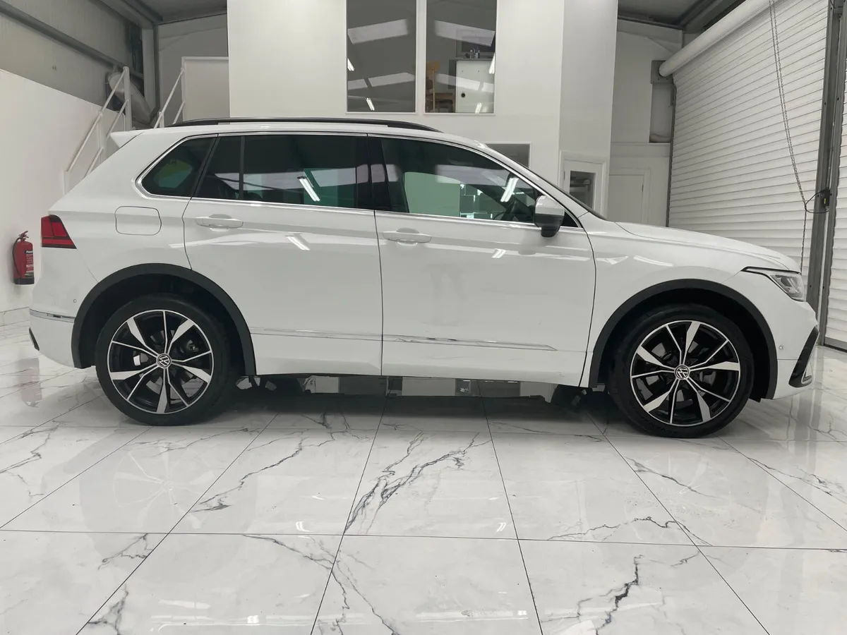 Volkswagen Tiguan 2023 Rline  Automatic - Image 2