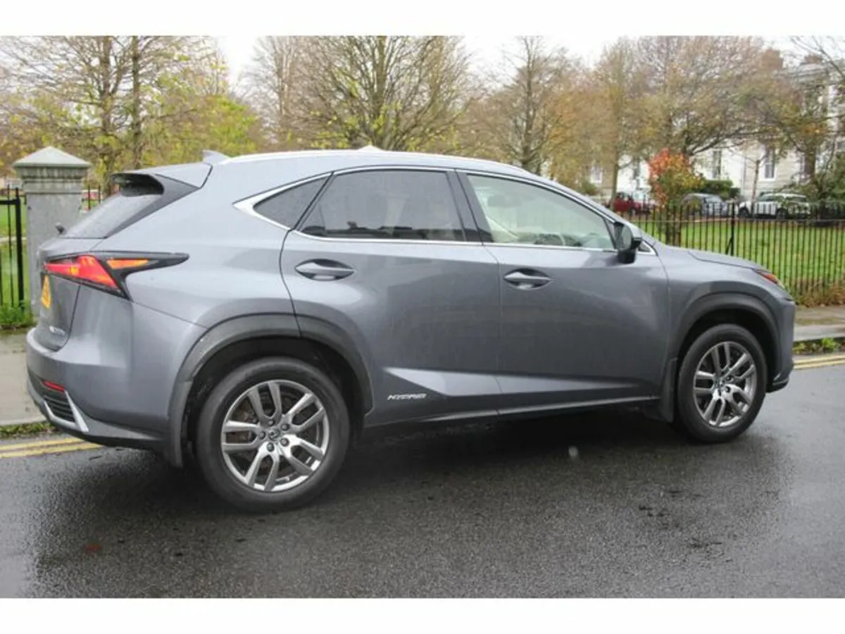 Lexus NX 300H - Image 4