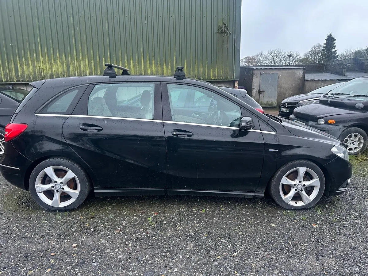 2012 MERCEDES 1.8d AUTOMATIC NEEDS INJECTORS - Image 2