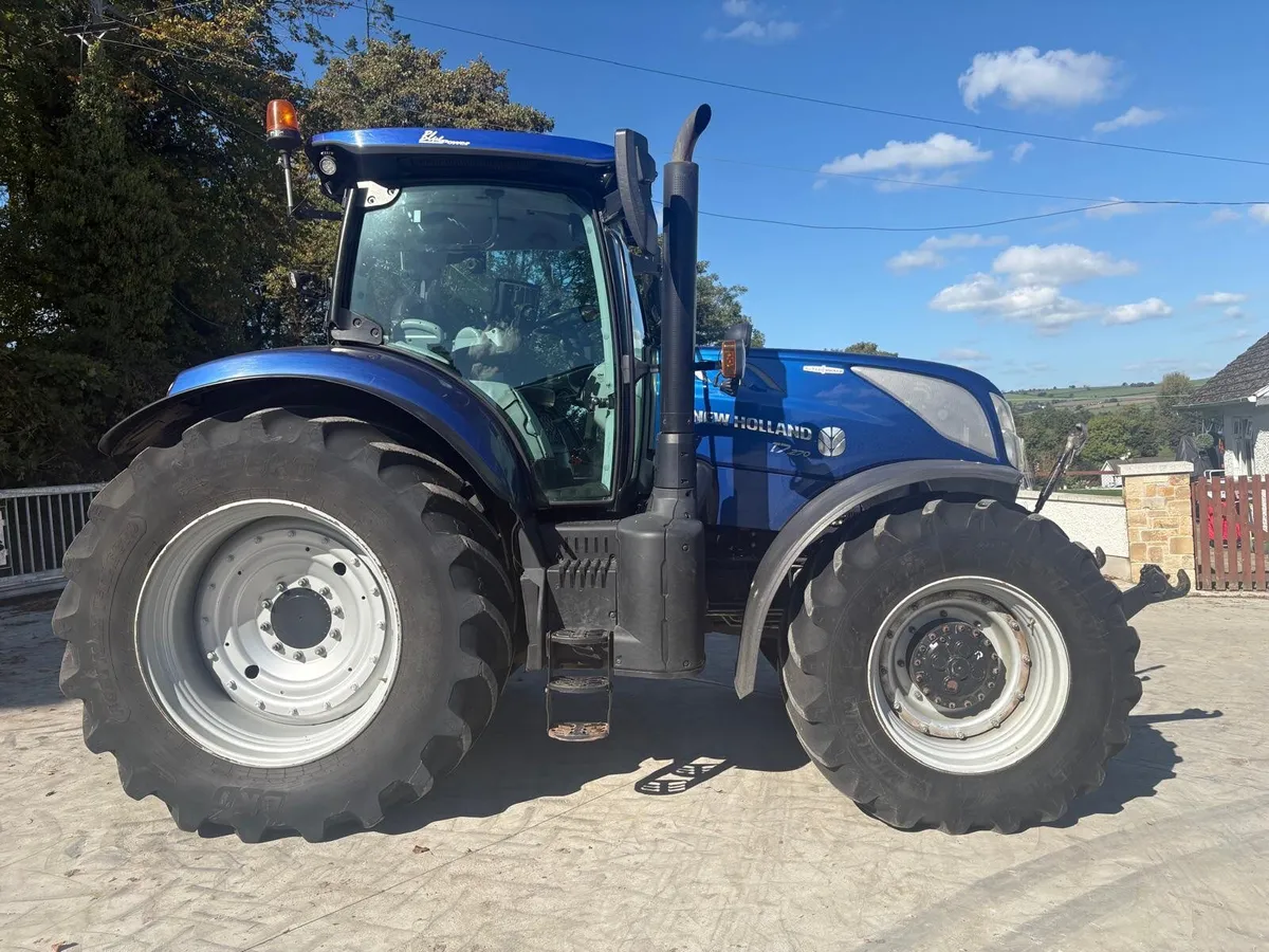 2022 New Holland T7.270 **Bluepower Spec** - Image 2