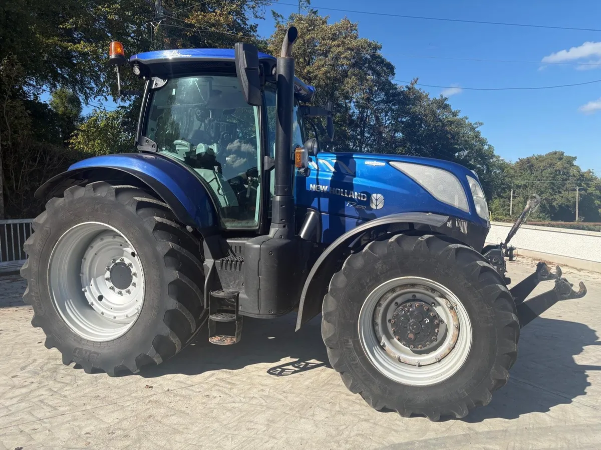 2022 New Holland T7.270 **Bluepower Spec** - Image 3