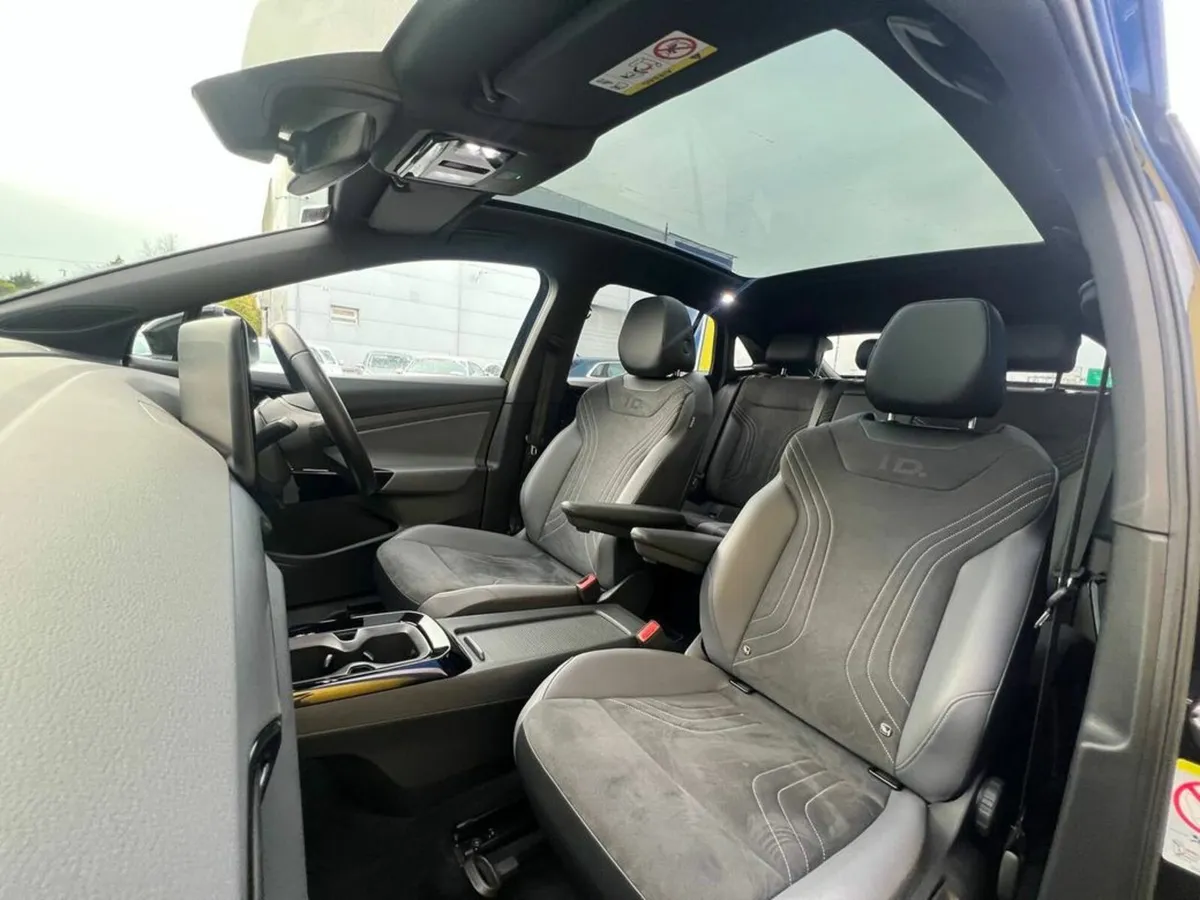 Volkswagen ID.5 PRO FAMILY 77KWH // VERY LOW MILEA - Image 2