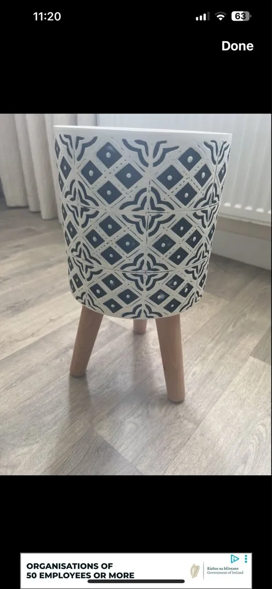 Lamp and flower stand - Image 2