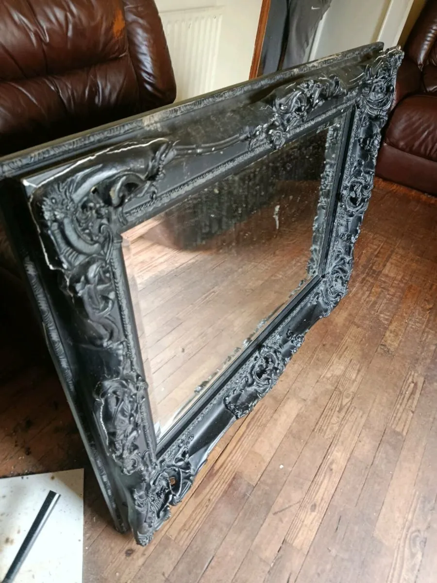 Beautiful 4' x 2' mirror - Image 1