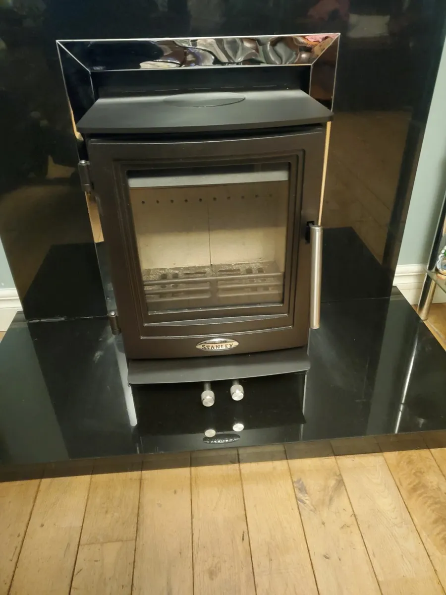New Stanley Solis edge 5kw solid fuel stove - Image 2