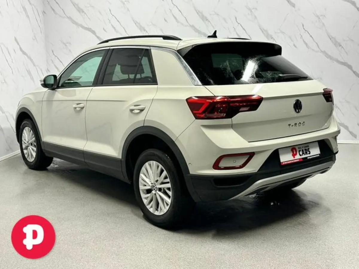 Volkswagen T-Roc Life 2.0 TDI M6F 116HP 5DR - Stra - Image 3