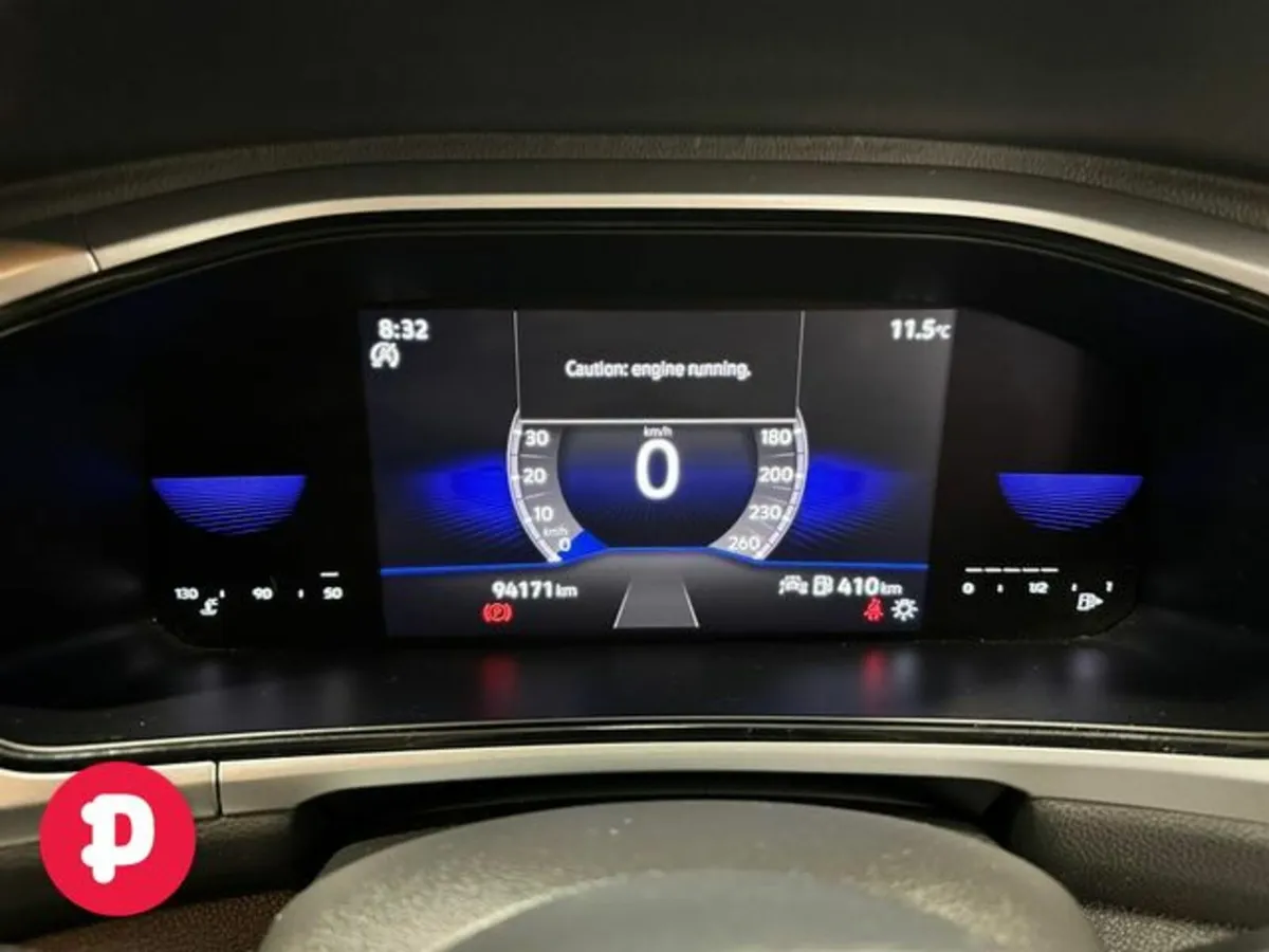 Volkswagen T-Roc Life 2.0 TDI M6F 116HP 5DR - Stra - Image 4