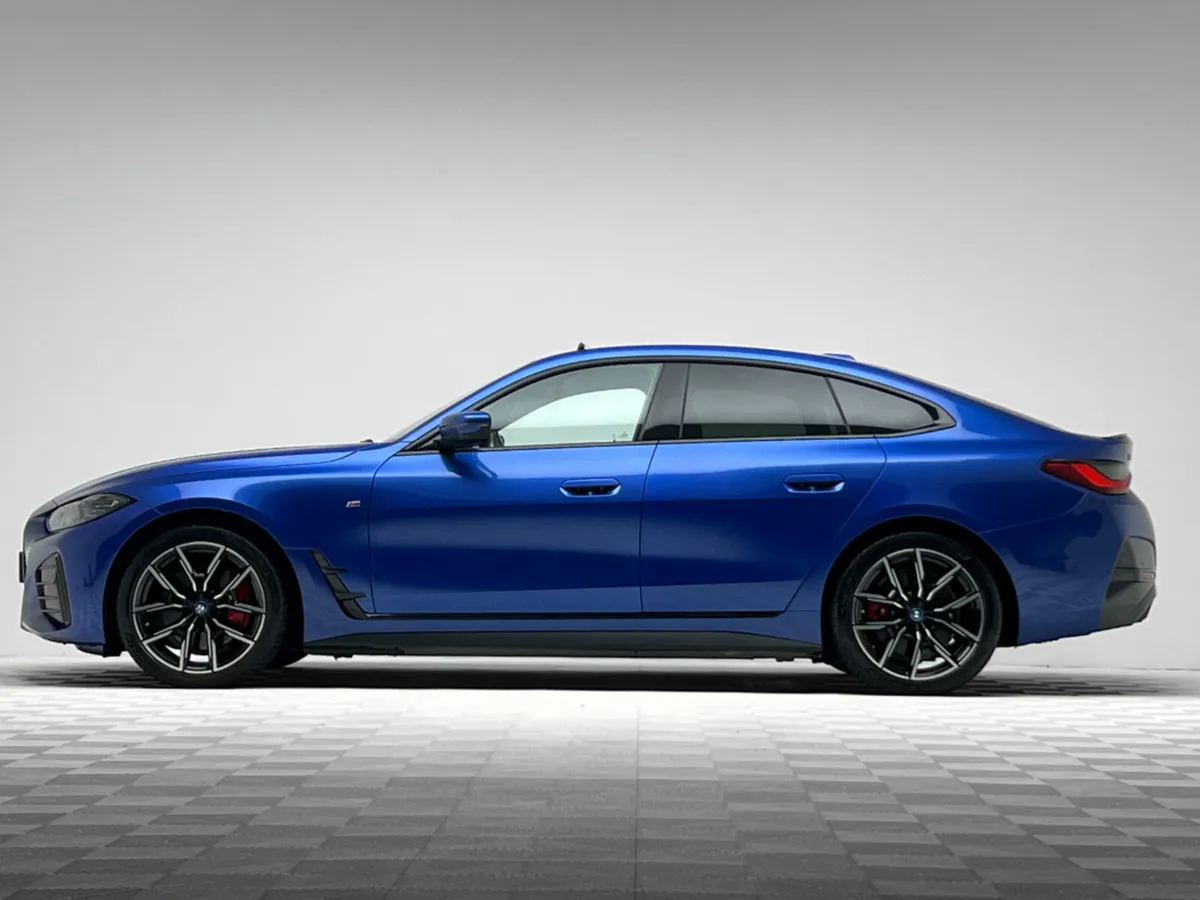 BMW i4 40 M SPORT PRO EDRIVE *SUNROOF* - Image 4