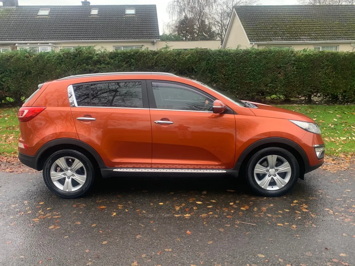 kia Sportage MINT LOW KMs - Image 2