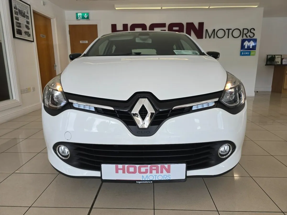 Renault Clio 1.2 Dynamique Media Nav 5Dr - Image 2